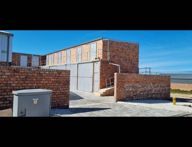 INDUSTRIAL FOR SALE IN STILBAAI EAST